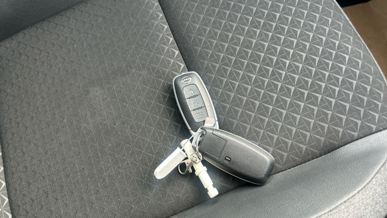 Nissan Juke 1.0 DiG-T N-Connecta 5dr DCT Petrol Hatchback